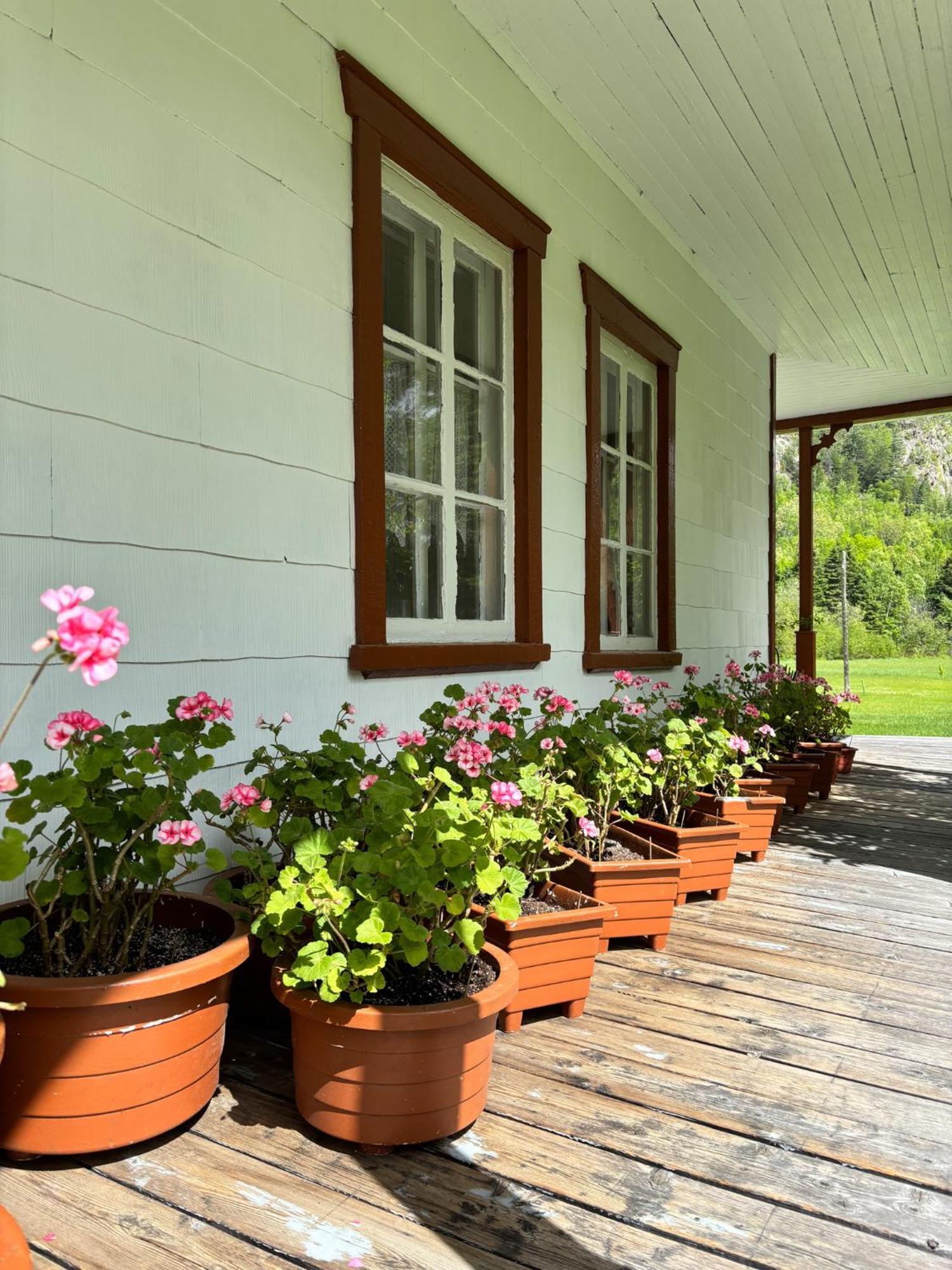Auberge Du Jardin Petit-Saguenay Exterior foto